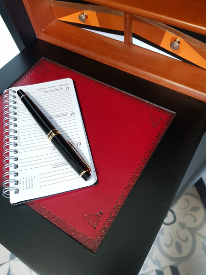 secretaire_dame__17_.jpg, fév. 2022 secretaire_dame__17_.jpg