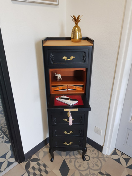 secretaire_dame__8_.jpg, fév. 2022 secretaire_dame__8_.jpg